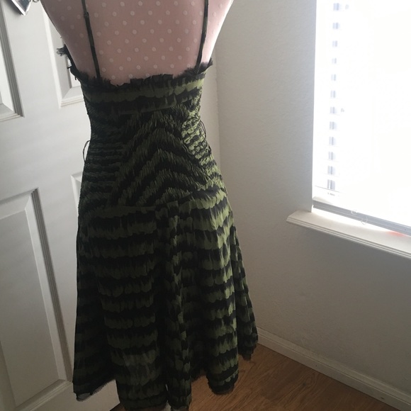 L.A.M.B smocked double strap dress size 4 - Picture 2 of 9